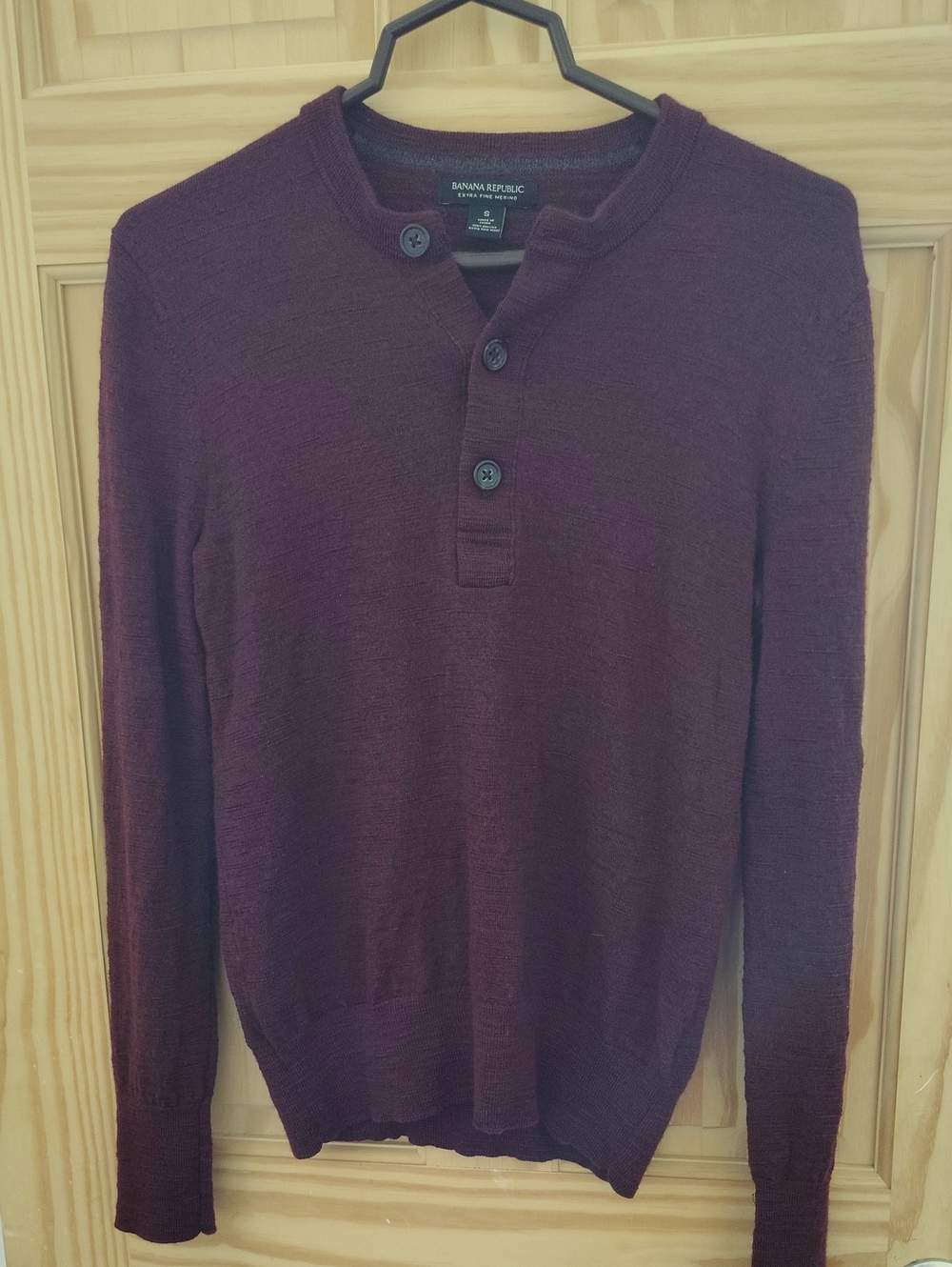 🧣Banana Republic Men's Burgundy Fine Merino Wool Button-Neck Sweater